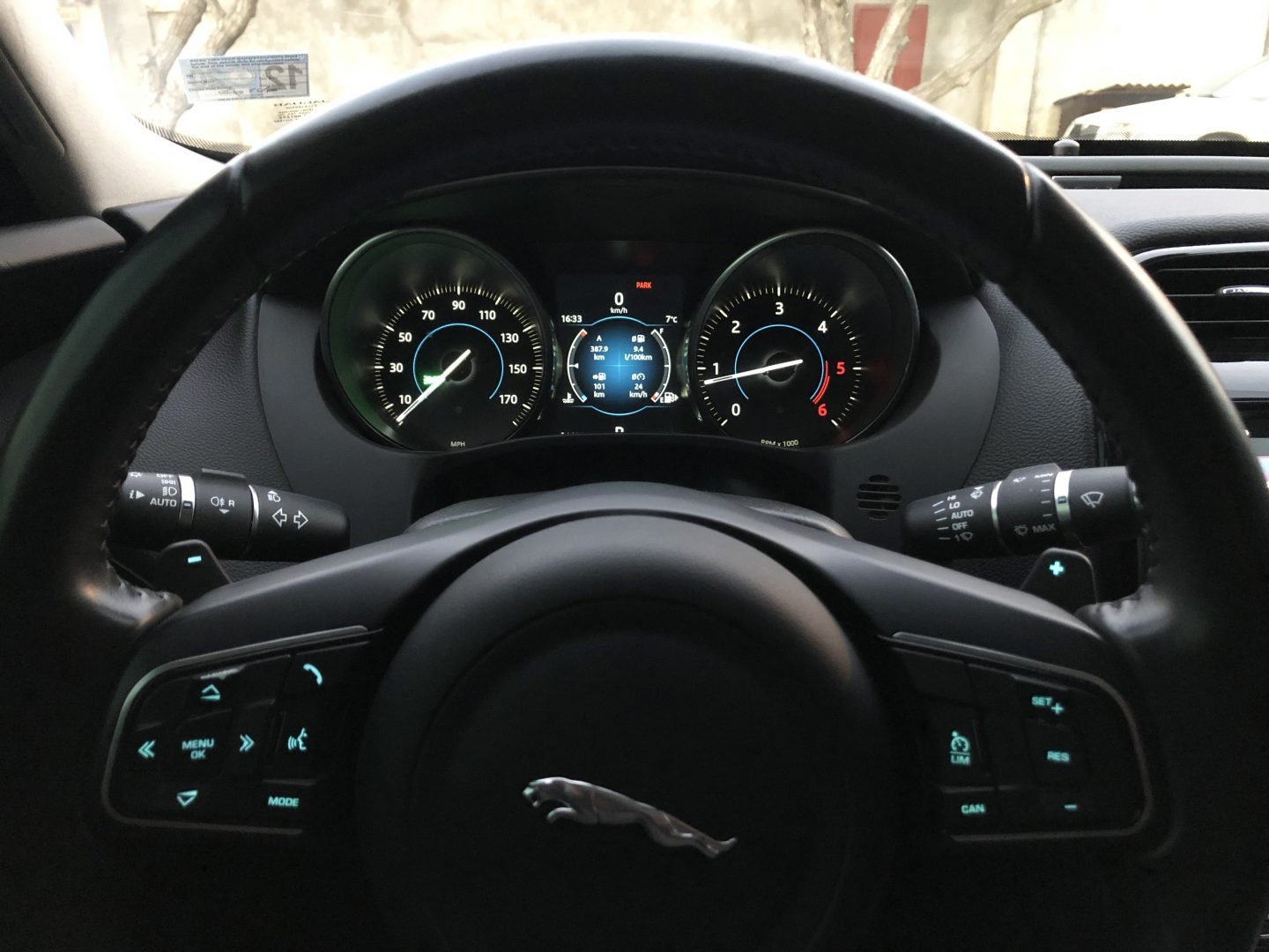 Обзор Jaguar XE 2.0 TD
